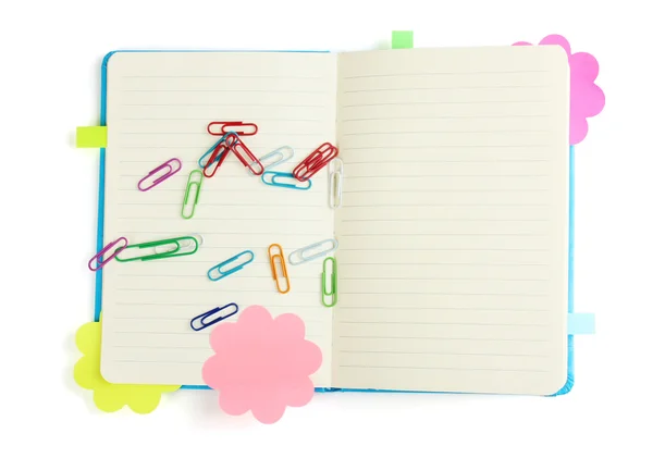 Cuaderno abierto con stickies aislados en blanco — Foto de Stock