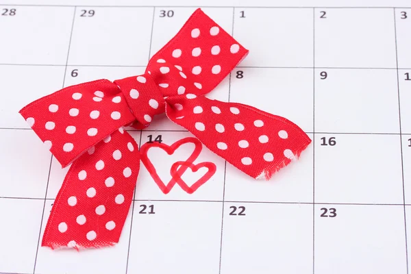 Agendapagina met hartjes en strik op st.valentines dag — Stockfoto