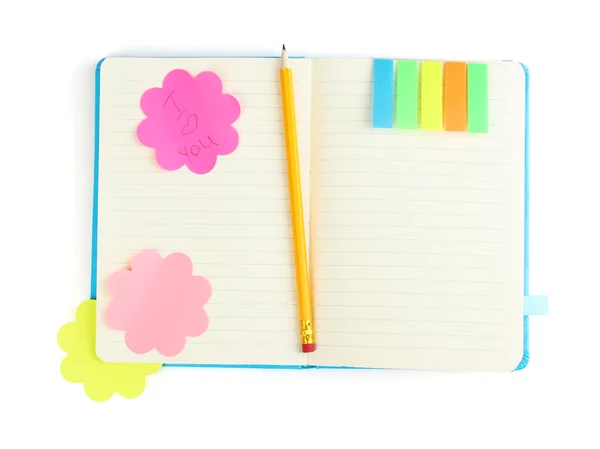 Açık Not Defteri ile stickies ve üzerinde beyaz izole kalem — Stok fotoğraf