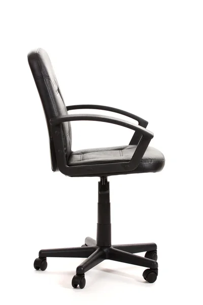 Siyah ofis koltuğu üzerinde beyaz izole — Stok fotoğraf