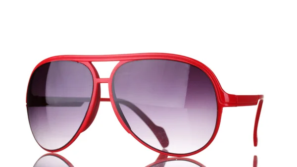 Óculos de sol vermelhos femininos isolados em branco — Fotografia de Stock