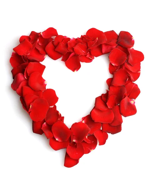 红玫瑰花瓣的美丽的心，与白色隔离 — 图库照片
