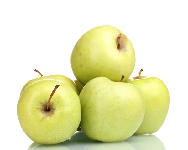 Manzanas verdes jugosas aisladas en blanco —  Fotos de Stock