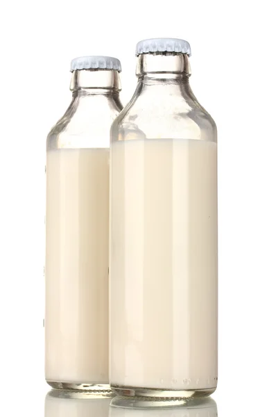 Dwie butelki mleka na białym tle — Zdjęcie stockowe