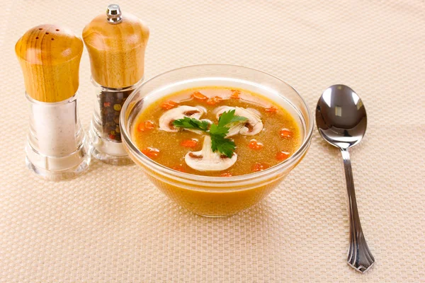 Sopa saborosa na toalha de mesa bege — Fotografia de Stock