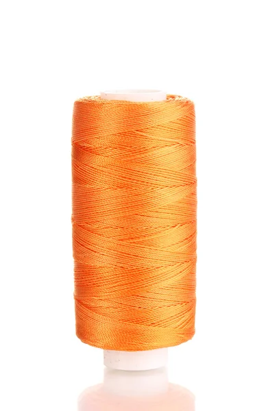 Orange undertråd tråd isolerad på vit — Stockfoto