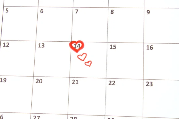 Page du calendrier avec des cœurs sur Saint-Valentin — Photo