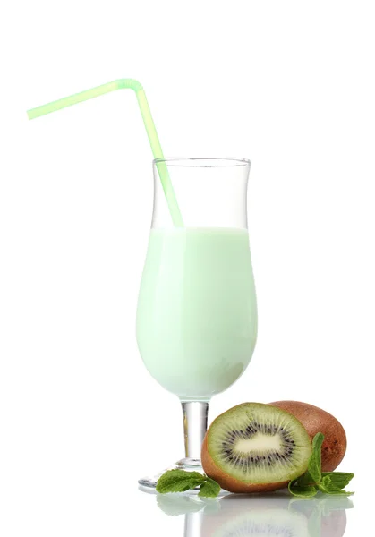 Milk shake med kiwi isolerad på vit — Stockfoto
