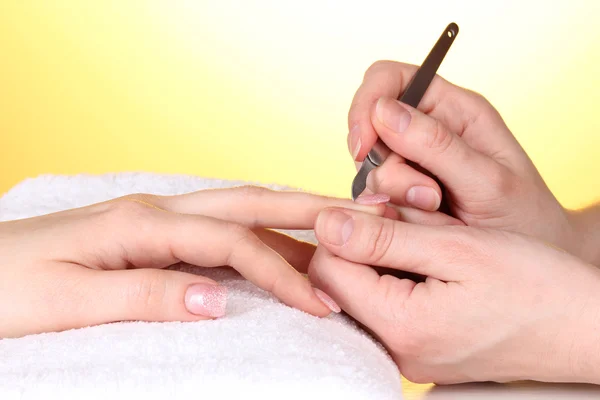 Proces w salonie manicure — Zdjęcie stockowe
