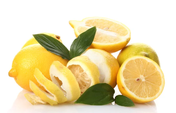 Ripe lemons with leaves isolated on white — Stock Photo, Image