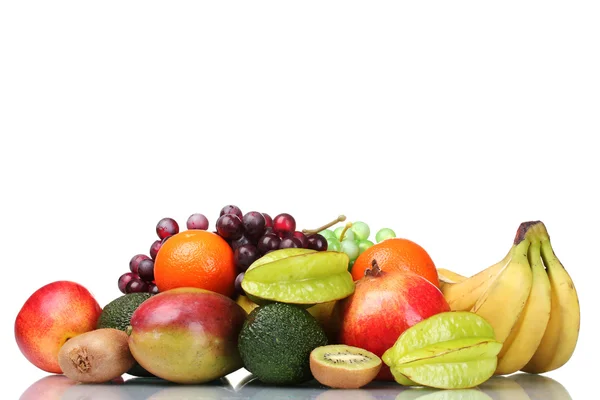 Sortimento de frutas exóticas isoladas em branco — Fotografia de Stock