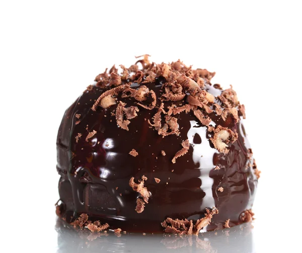Biscoito de chocolate derramado chocolate com raspas de chocolate isolado no whit — Fotografia de Stock