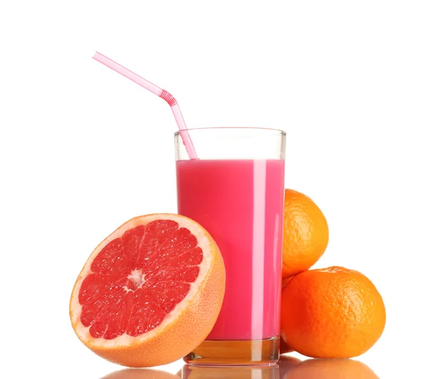 Grapefruktjuice og frisk grapefrukt isolert på hvit – stockfoto
