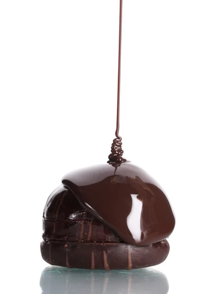 Chocolate Cookie gegossen Schokolade isoliert auf weiß — Stockfoto