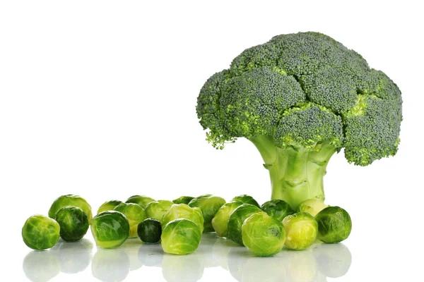 Fresh brussels sprouts and broccoli isolated on white — Stock Photo, Image