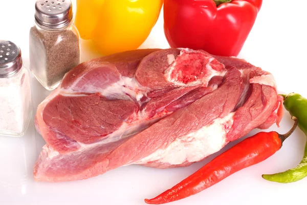 Raw meat and vegetables closeup — Stock Photo, Image