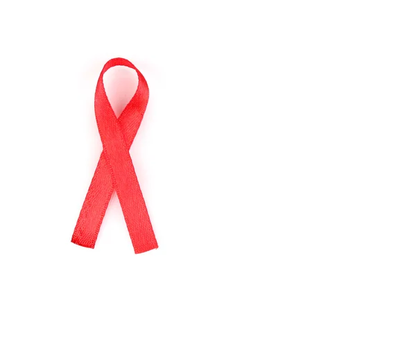 AIDS tudatosság piros szalag elszigetelt fehér — Stock Fotó