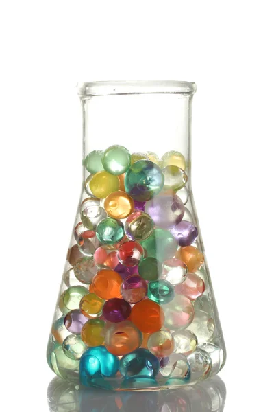 Прозрачная ваза с ярким гидрогелем, изолированным на белом — стоковое фото