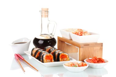 tarihinde, tabak, yemek çubukları, soya sosu, Balık ve beyaz izole karides lezzetli sushi