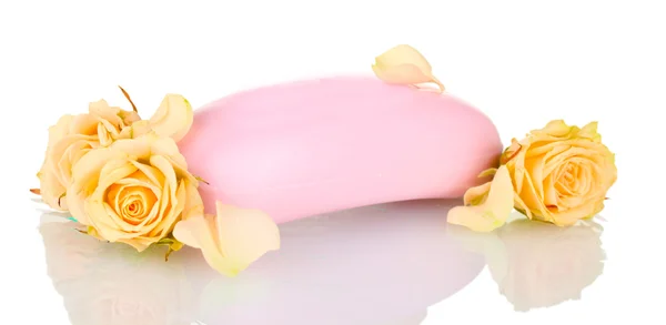 Sabão com rosas sobre fundo branco — Fotografia de Stock