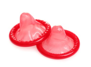beyaz izole kırmızı prezervatif