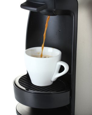 Kahve Kupası beyaz izole dökme espresso makinesi