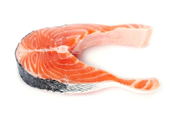 Steak de saumon frais isolé sur blanc — Photo