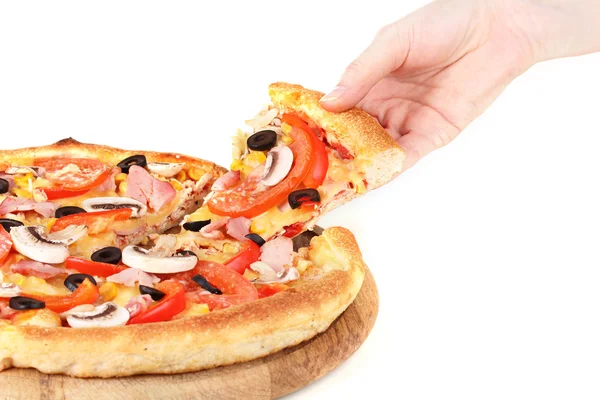 Prendre une tranche de pizza savoureuse close-up isolé sur blanc — Photo