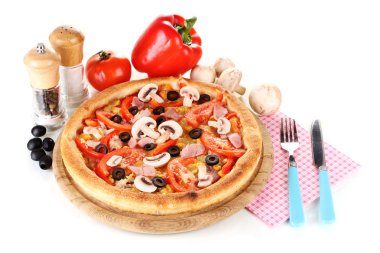 sebze ve mantar beyaz izole aromatik pizza