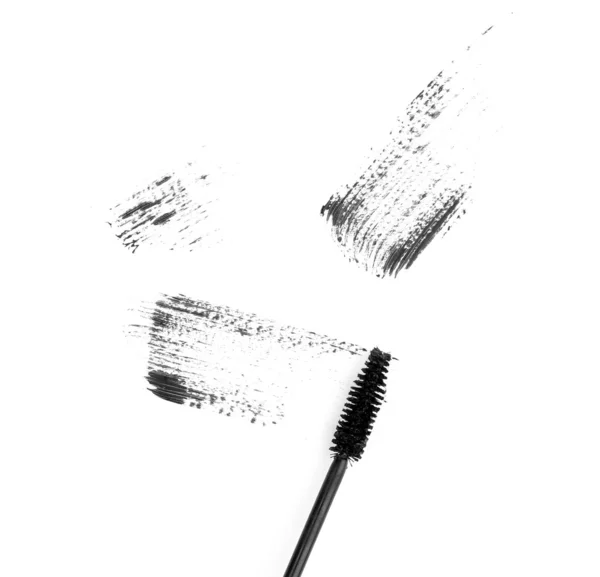 Zwarte mascara penseelstreek geïsoleerd op wit — Stockfoto