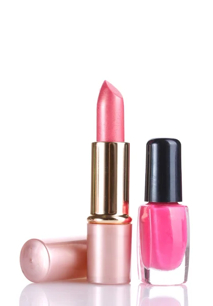Lápiz labial rosa y esmalte de uñas aislados en blanco — Foto de Stock
