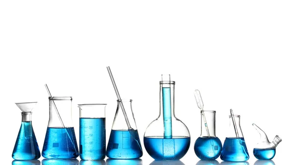 Reagenzgläser mit blauer Flüssigkeit isoliert auf weiß — Stockfoto