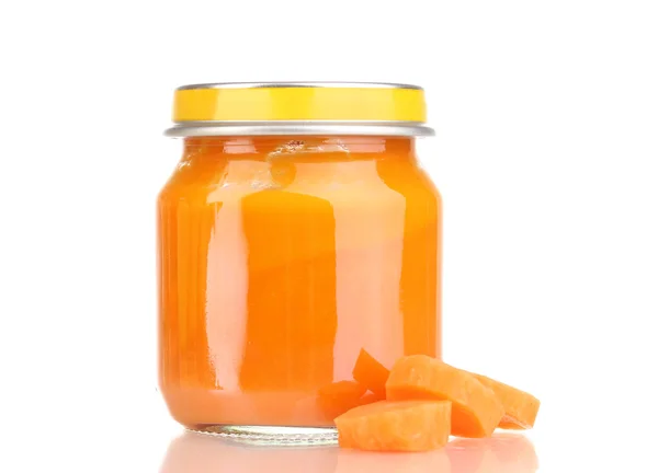 Vaso di purea di bambino con carota isolata su bianco — Foto Stock