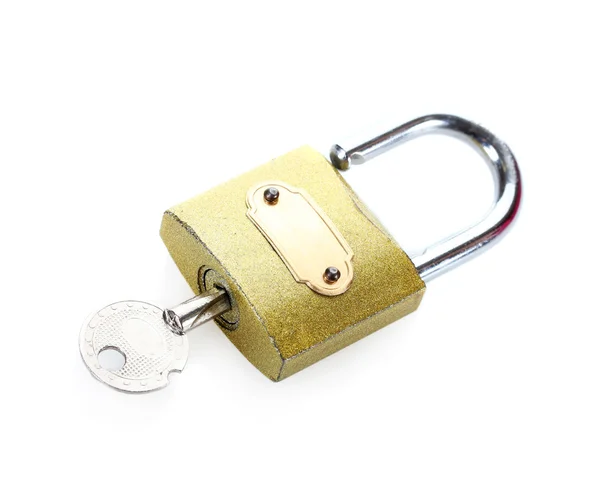 Zlaté visací zámek s klíčem izolovaných na bílém — Stock fotografie