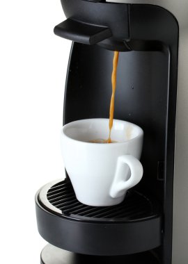 Kahve Kupası beyaz izole dökme espresso makinesi