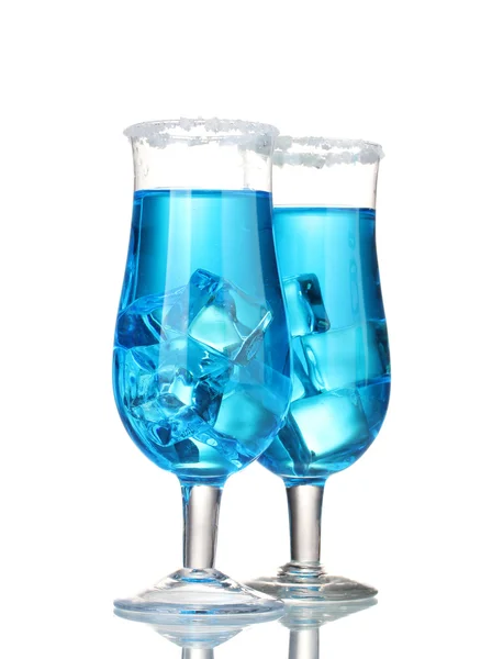 Mavi gözlük buz ve şekerli beyaz izole kokteyl — Stok fotoğraf