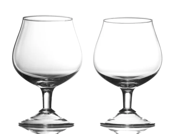 Deux verres vides isolés sur blanc — Photo