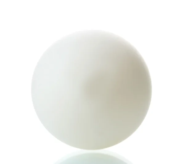 Beyaz izole Masa Tenisi topu — Stok fotoğraf