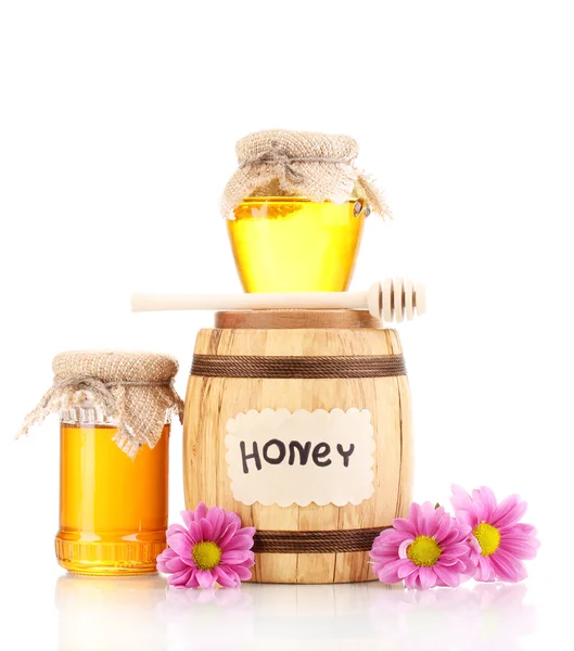 Солодкий мед в бочці і банки з мрякою ізольовані на білому — стокове фото