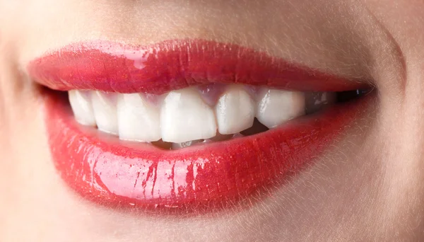 Hermoso maquillaje de labios brillantes Fotos de stock libres de derechos