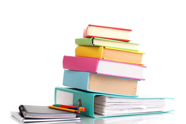 Folderze office jasne i książek z papeterii na białym tle — Zdjęcie stockowe