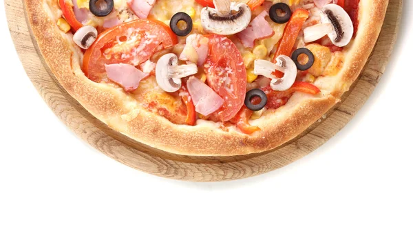 Sabroso primer plano de pizza aislado en blanco —  Fotos de Stock