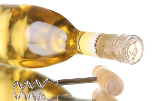 Botella de gran vino y sacacorchos aislados en blanco —  Fotos de Stock
