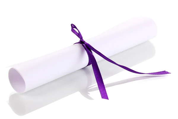 Diploma de graduação amarrado com fita isolada em branco — Fotografia de Stock