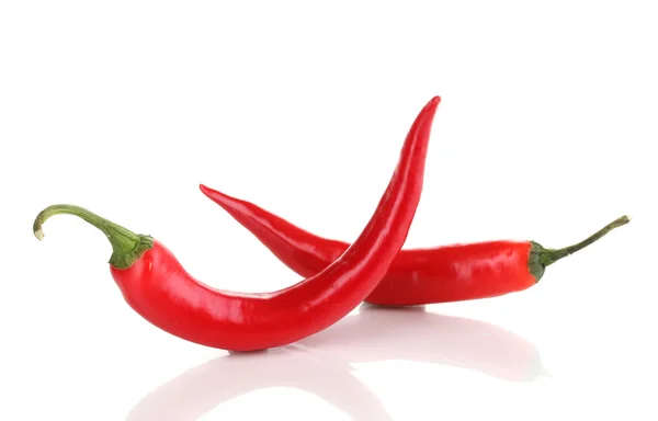 Rode hete chili pepers geïsoleerd op wit — Stockfoto
