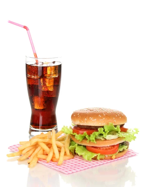 Große und leckere Hamburger und Bratkartoffeln mit Cola isoliert auf weiß — Stockfoto