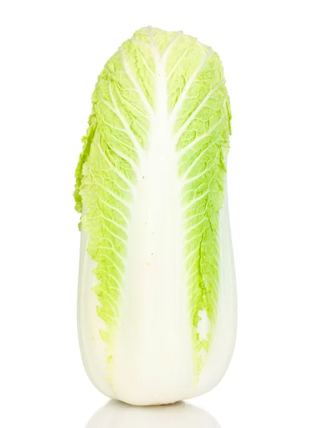 Свіжа китайська капуста ізольована на білому — стокове фото