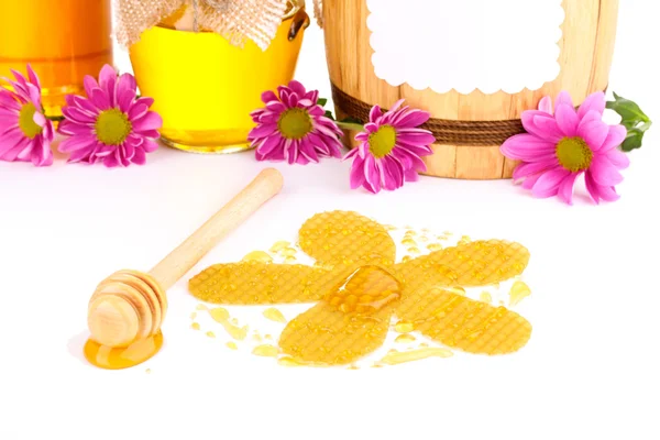 Honeycomb och honung isolerad på vit — Stockfoto