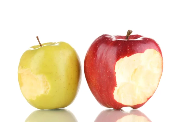 Dwa jabłka ugryziony na białym tle — Zdjęcie stockowe