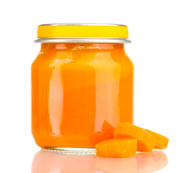 Pot van baby puree met wortel geïsoleerd op wit — Stockfoto